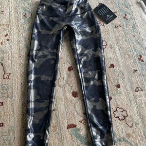Camo Prism Sport 7/8 length leggings NWT XS